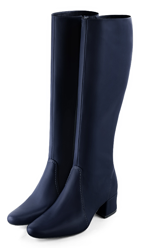 Bottes femme feminines sur mesures bleu marine Mollets fins ou larges Bout rond. Petit talon evase. Personnalisation. Modele Stan Paris Trotteur